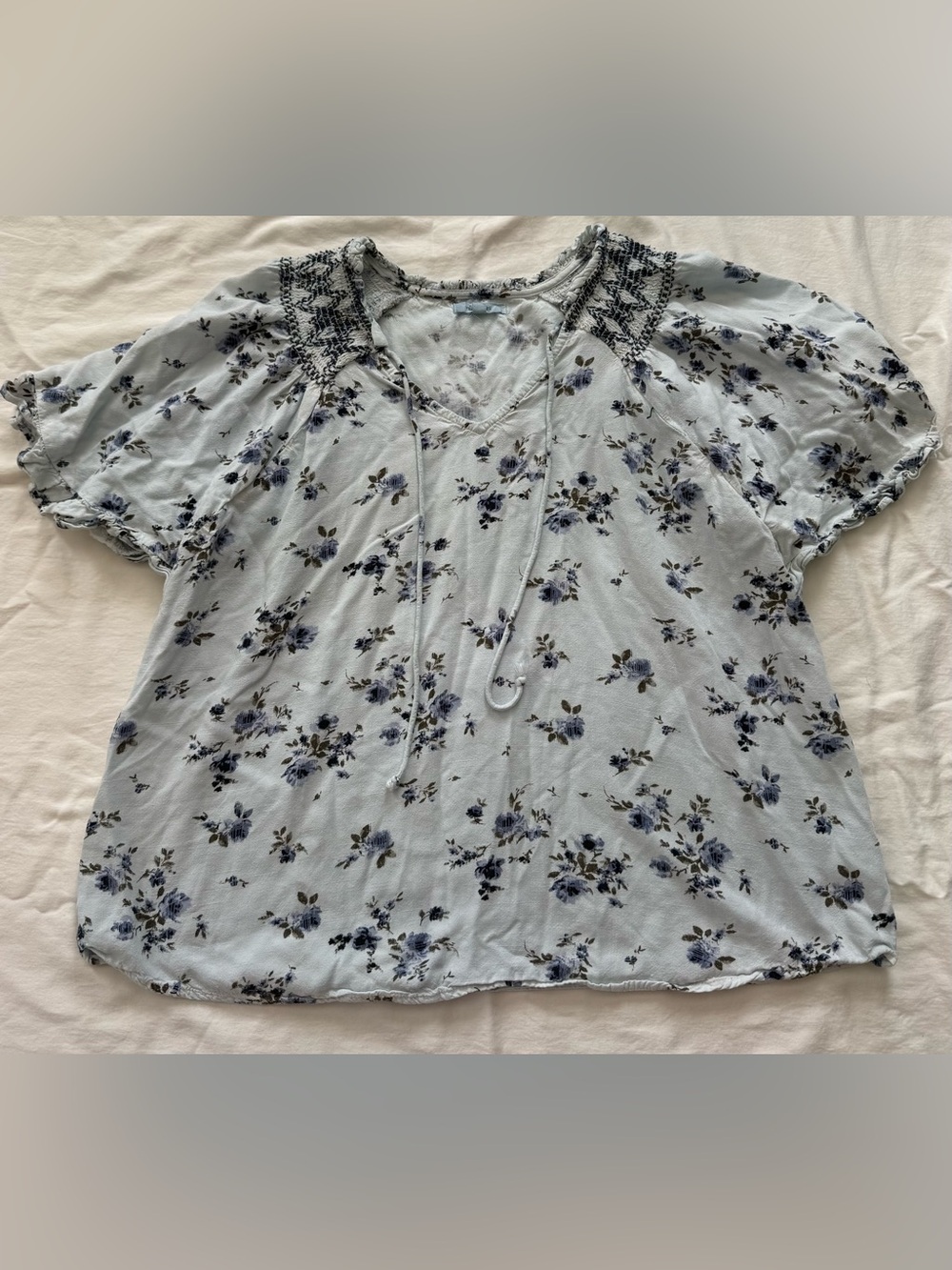 Maurices Light Blue Floral Rayon Peasant Blouse Smocked Yoke Puff Sleeve Medium